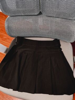 New Mix Black Pleated Mini Skirt